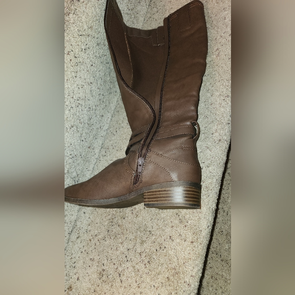 COPY - Boots - Picture 4 of 7